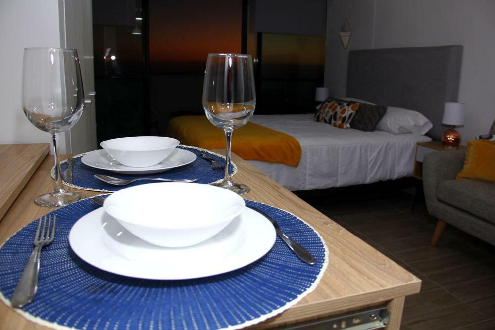 De Lujo. Frente Mall Plaza Apartamento